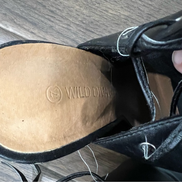 Wild Diva Size 7 Peep Toe Heels with Tie Ups - Picture 6 of 8